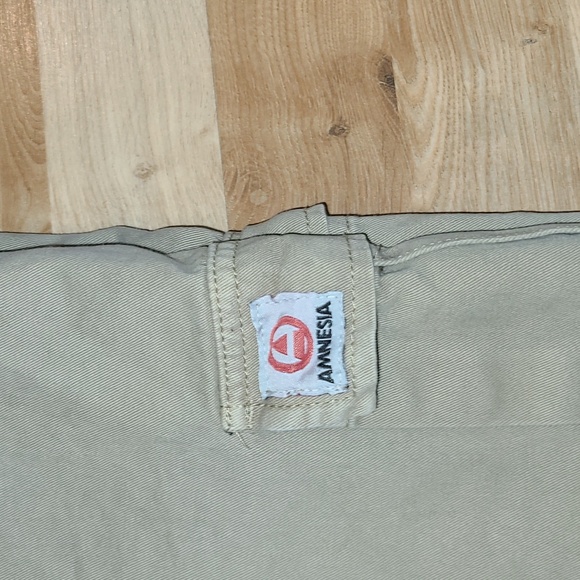 A beige cargo from Amnesia in sizes L for women and M for men - Picture 5 of 5